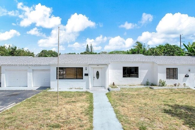 2417 Pierce St in Hollywood, FL - Building Photo - Building Photo