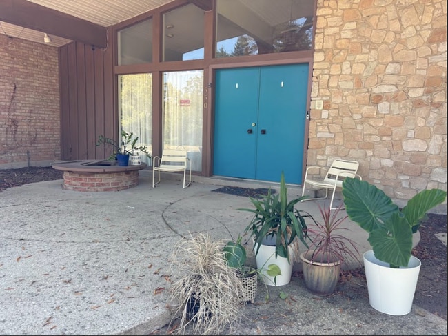 property at 550 Valewood Ln