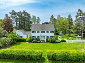 110 Sleepy Hollow Ln in Southold, NY - Building Photo - Building Photo