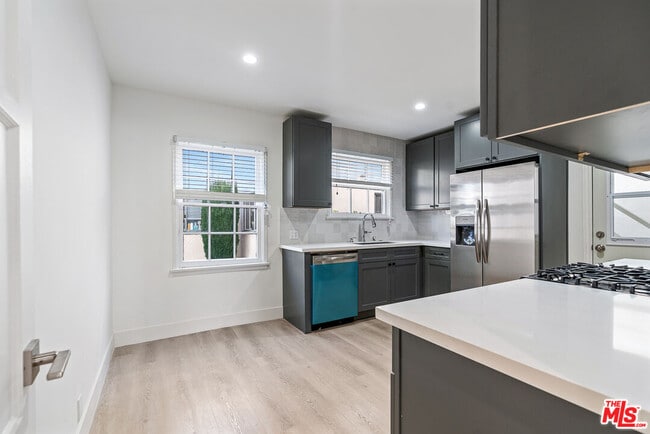 9224 Alden Dr in Beverly Hills, CA - Building Photo - Building Photo