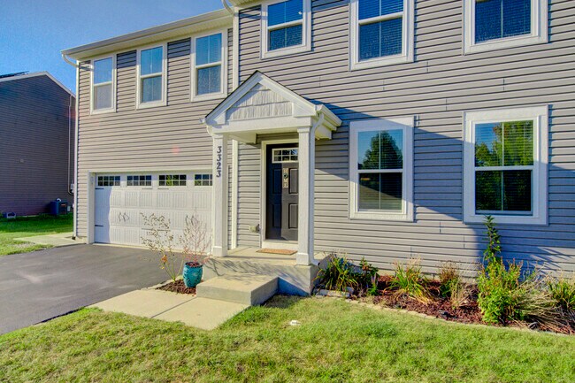 3323 Caledonia Drive in Yorkville, IL - Foto de edificio - Building Photo
