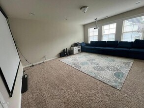 267 Crestmont Ridge Dr in Apex, NC - Foto de edificio - Building Photo