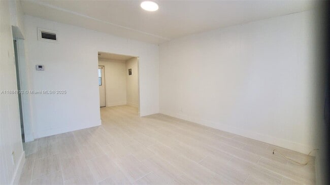841 NW 12th Ave in Fort Lauderdale, FL - Building Photo - Building Photo
