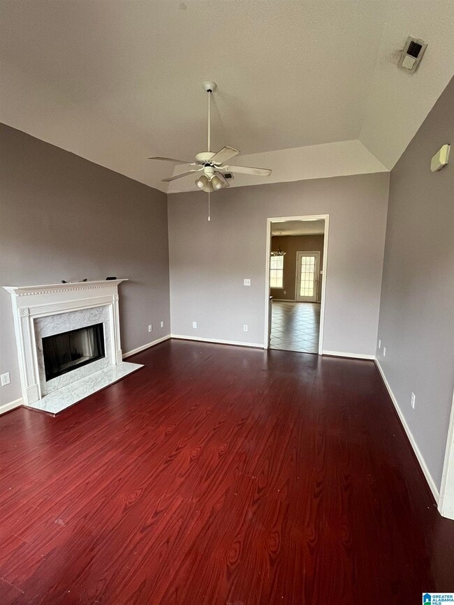996 McAllister Dr in Calera, AL - Building Photo - Building Photo