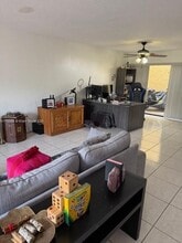 6845 NW 169th St in Hialeah, FL - Building Photo - Building Photo