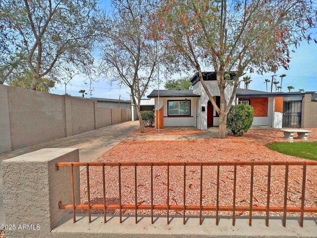 2720 N 17th Pl in Phoenix, AZ - Building Photo - Building Photo