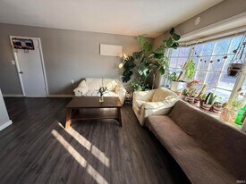 640 S Curry Pike in Bloomington, IN - Building Photo