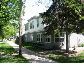 256 NW 6th Ave in Valley City, ND - Building Photo