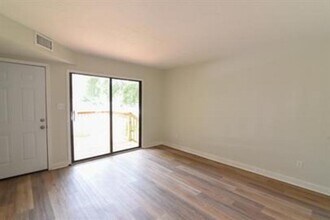 2156 Claremont Ln in Tallahassee, FL - Building Photo - Building Photo