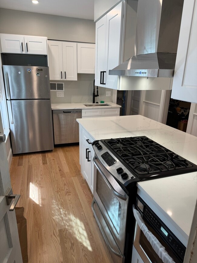 57 Hawthorne St, Unit 57