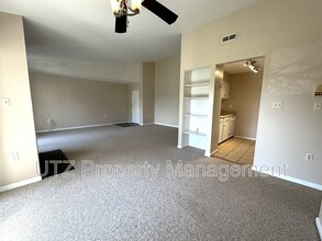 1111 Castle Harbor Way in Glen Burnie, MD - Foto de edificio - Building Photo