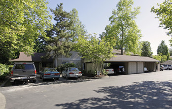 Summerfield in Tigard, OR - Foto de edificio - Building Photo