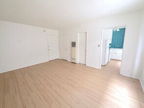 1243 Federal Ave in Los Angeles, CA - Foto de edificio - Building Photo