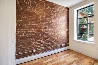 352 Bradford St in Brooklyn, NY - Building Photo - Building Photo