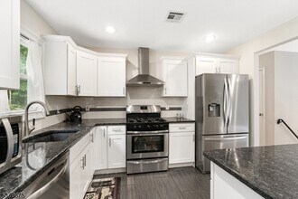 186 Tomahawk Trail in Sparta, NJ - Building Photo - Building Photo