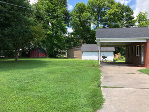 306 S 11th St in Murray, KY - Building Photo - Building Photo