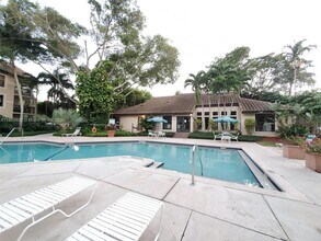 4581 W McNab Rd in Pompano Beach, FL - Building Photo - Building Photo