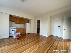 33 Lancaster Ter, Unit 305 in Brookline, MA - Building Photo - Building Photo