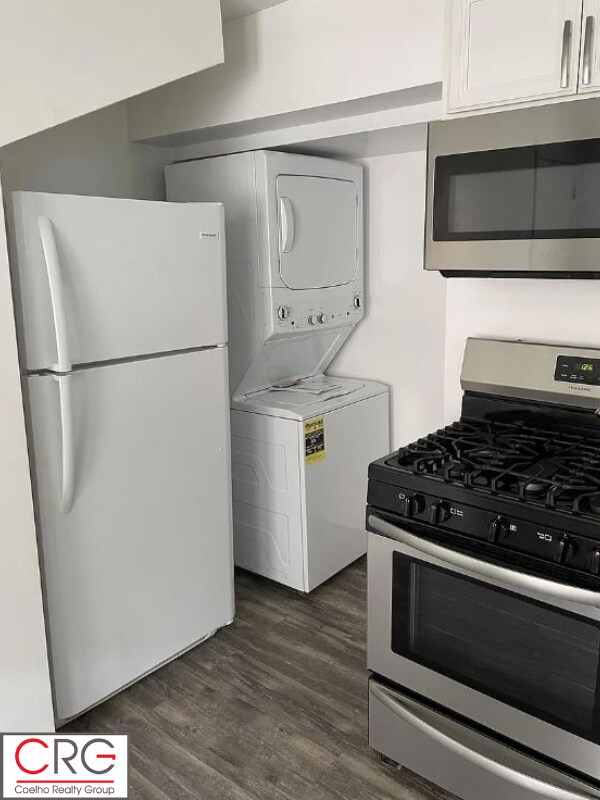 70 School St, Unit 1 in Cambridge, MA - Foto de edificio - Building Photo