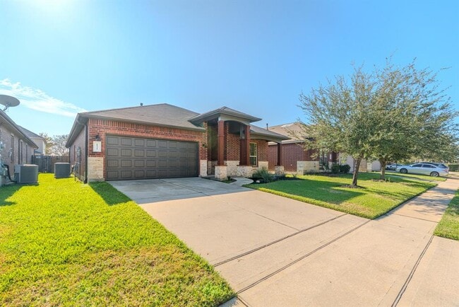 8931 Finnery Dr in Tomball, TX - Building Photo - Building Photo