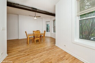 1333 W Taylor St in Chicago, IL - Building Photo - Building Photo