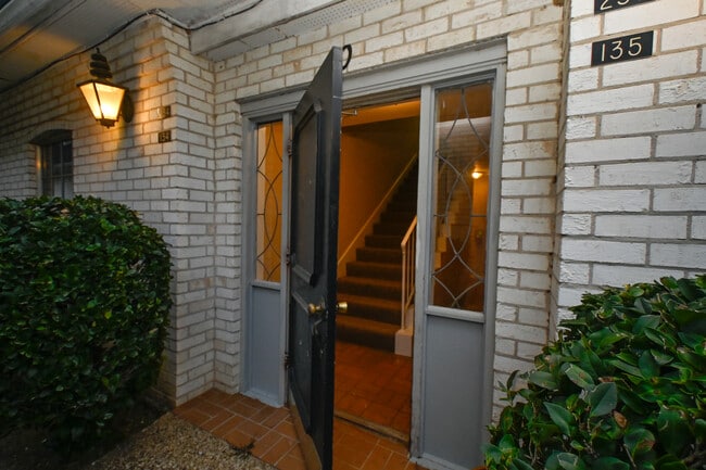 3730 Fairfield Ave, Unit 234 in Shreveport, LA - Building Photo - Building Photo