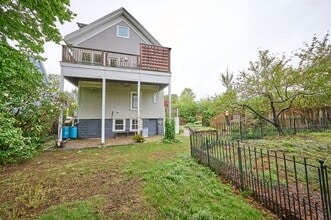 16 Indiana Terrace in Newton, MA - Building Photo - Building Photo