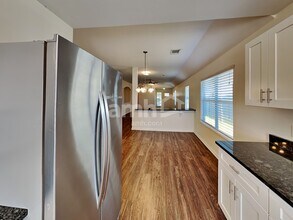 13210 Ambrosa Dr in Houston, TX - Foto de edificio - Building Photo