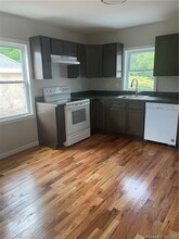 184 Marlborough St in Portland, CT - Building Photo - Building Photo