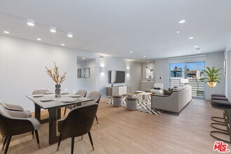 11837 Mayfield Ave in Los Angeles, CA - Building Photo - Building Photo