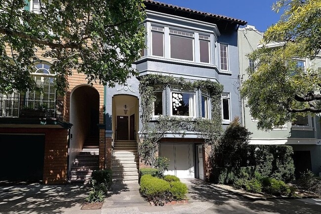 property at 46 7th Ave