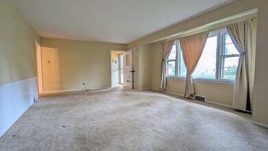 917 S Summit St in Barrington, IL - Building Photo - Building Photo