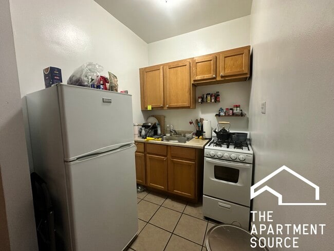 property at 4851 N Damen Ave