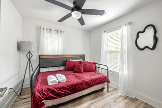2310 Tiger Flowers Dr NW, Unit Grace Haven in Atlanta, GA - Foto de edificio - Building Photo