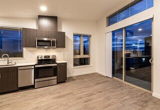 Sienna Apartments in Seattle, WA - Building Photo - Interior Photo