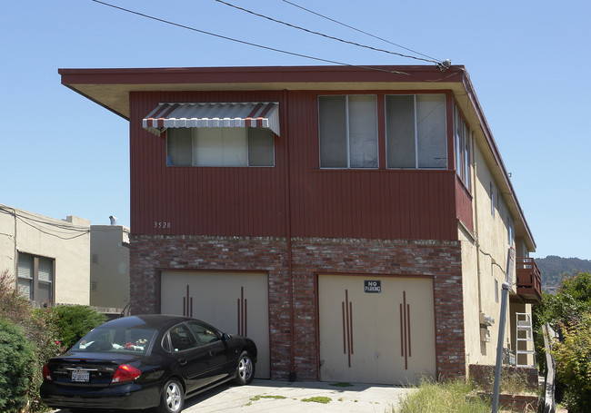 3520 Quigley St in Oakland, CA - Building Photo - Building Photo