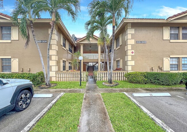 2626 Riverside Dr in Coral Springs, FL - Building Photo - Building Photo