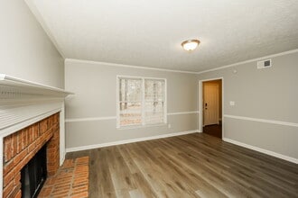 10 General Longstreet Line in Newnan, GA - Building Photo - Building Photo