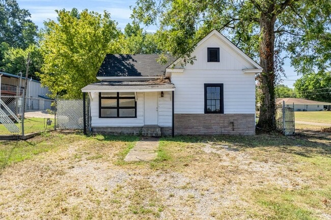 property at 206 2nd Ave N