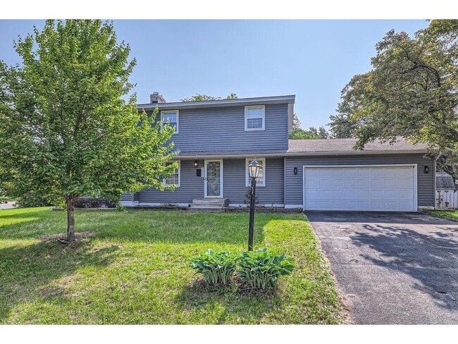 7724 Major Ave N in Minneapolis, MN - Building Photo - Building Photo