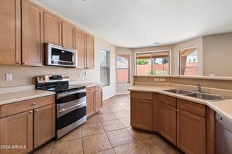 18466 W Westfall Way in Surprise, AZ - Building Photo - Building Photo
