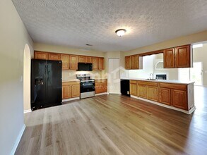 400 Saul St in Lockbourne, OH - Building Photo - Building Photo