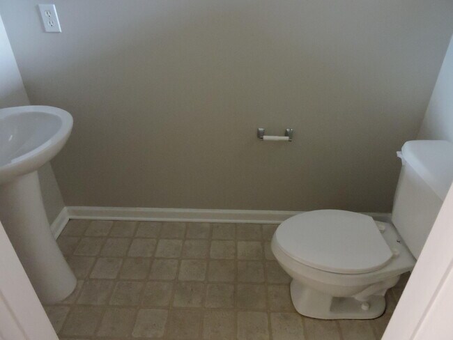 132 Swaying Pine Ct in Crestview, FL - Building Photo - Building Photo