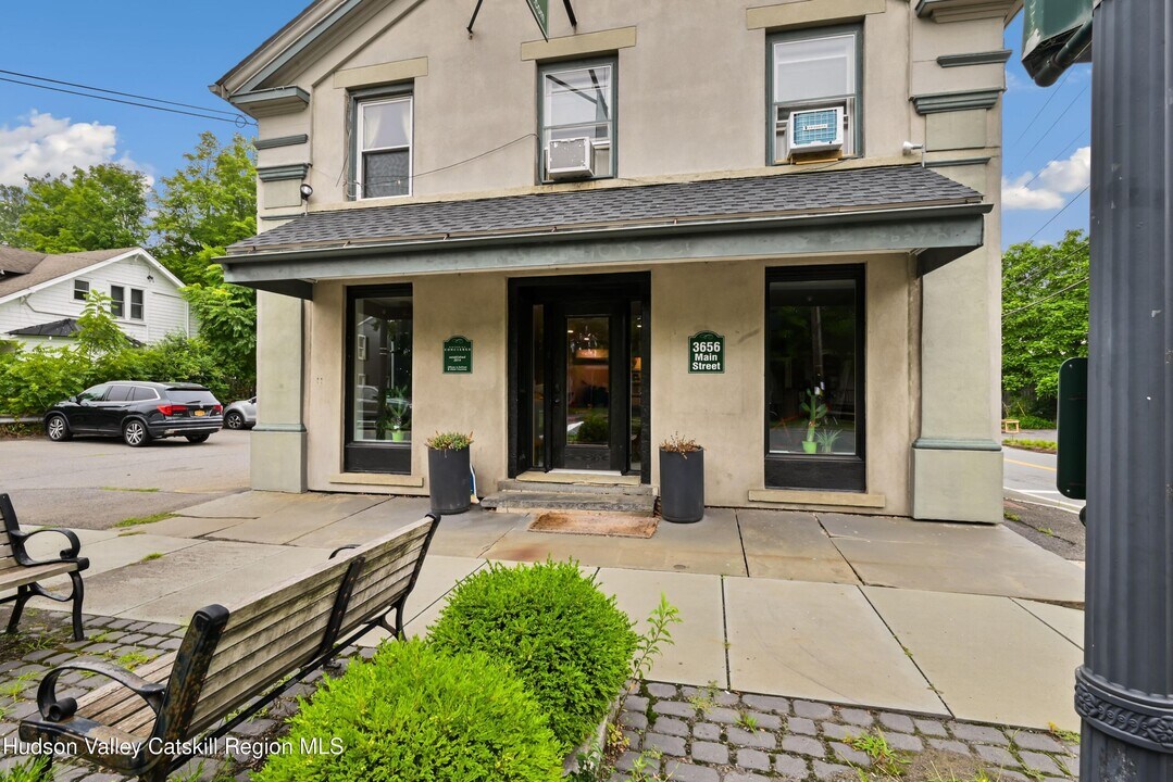 3656 Main St in Stone Ridge, NY - Building Photo