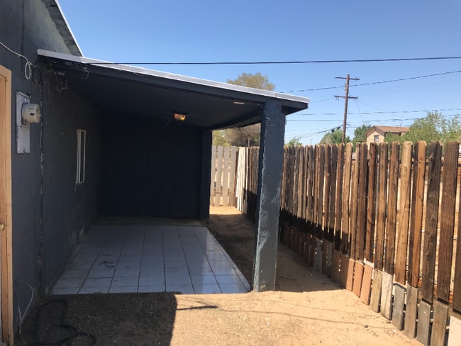 26717 Ferguson St in Boron, CA - Foto de edificio - Building Photo