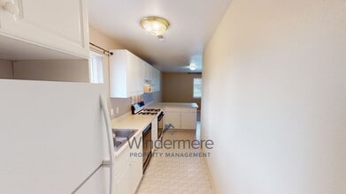 615 SE Birch Ave in College Place, WA - Building Photo - Building Photo