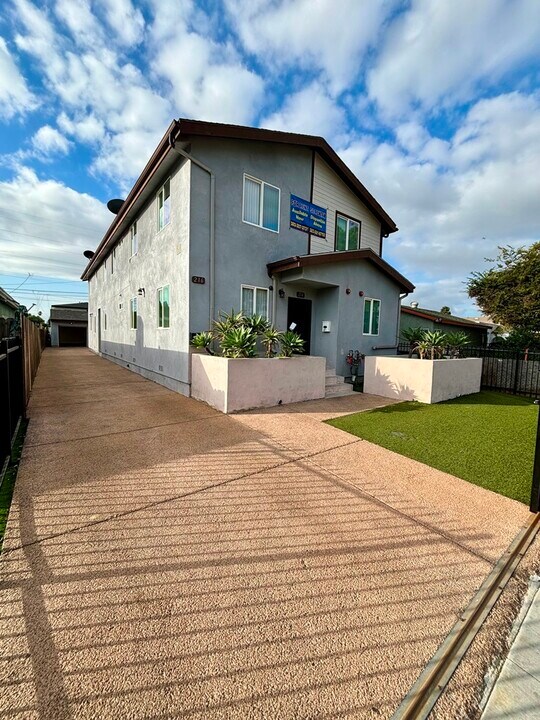 216 E 97th St in Los Angeles, CA - Foto de edificio