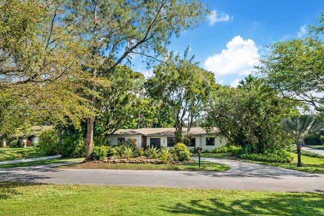 17203 SW 78th Pl in Palmetto Bay, FL - Building Photo - Building Photo