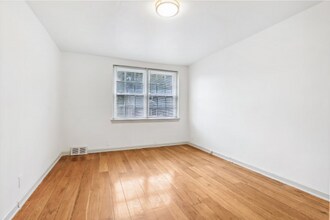 2920 Midvale Ave, Unit 222 in Philadelphia, PA - Building Photo - Building Photo