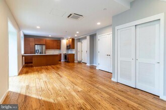 7111 Germantown Ave in Philadelphia, PA - Building Photo - Building Photo